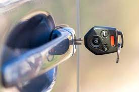 How to Pick the Right Car Locksmith in Hollis