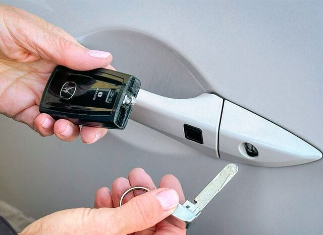Why Is Professional Remote Key Fob Repair Important for Maintaining Convenience and Security in Lincoln Vehicles?